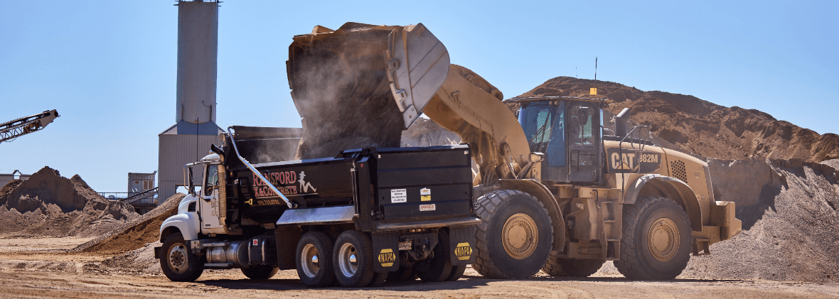 Benefits of Renting a Dump Truck With Cat® Payload Technology