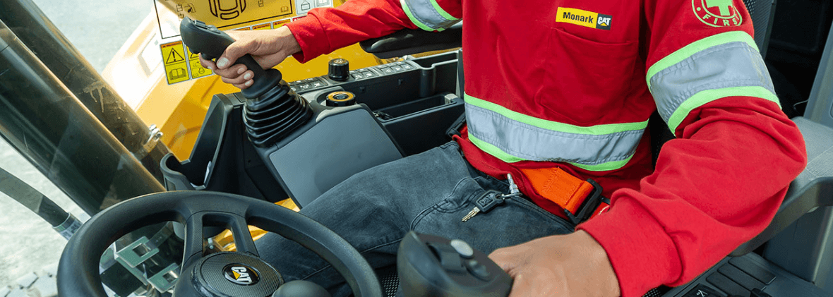 Guide to Becoming a Crane Operator