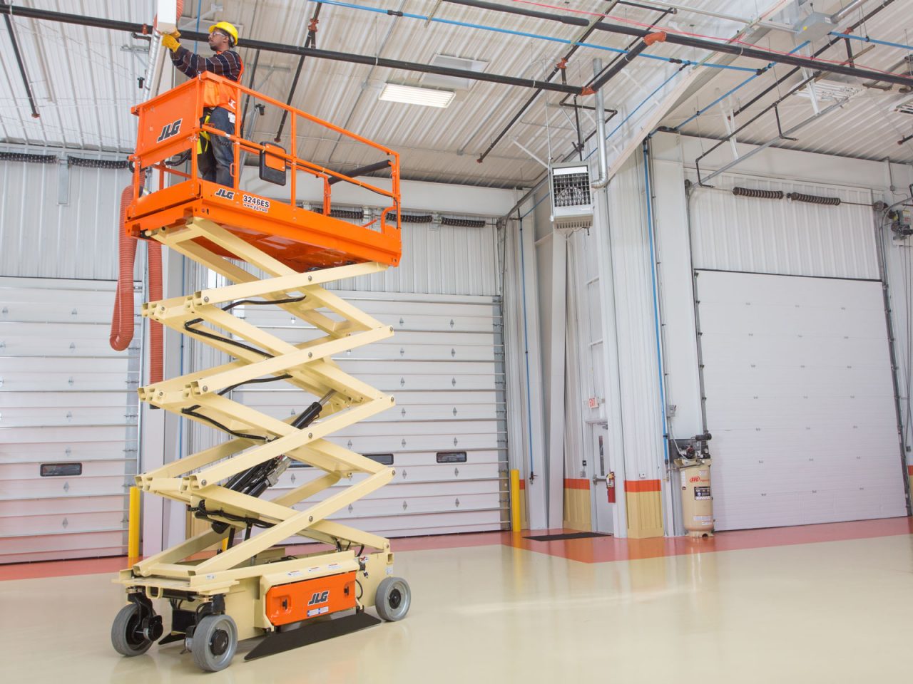 JLG SCISSOR LIFT