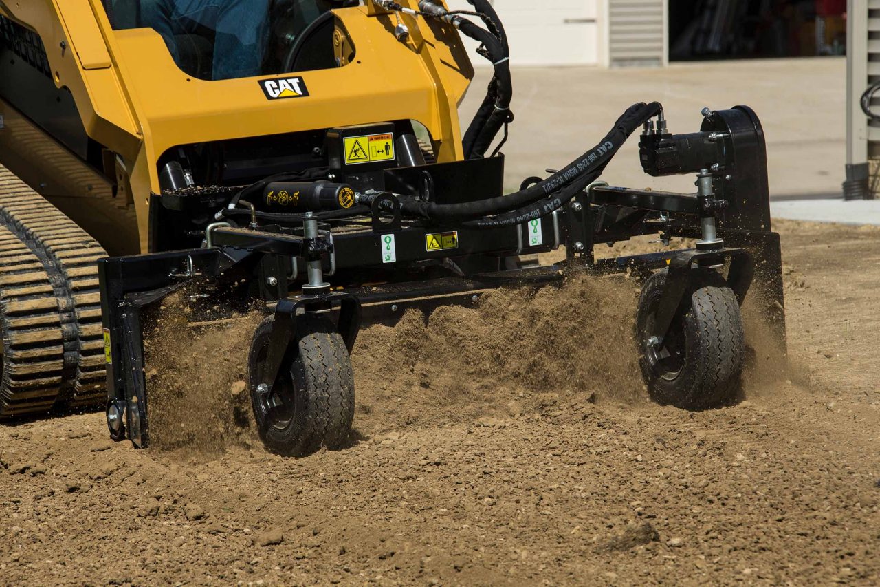 Cat® Landscape Rake Operating Tips